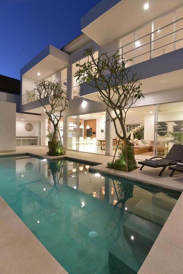 Villa Cruz Close To Finns Beach Club Canggu  Exterior photo